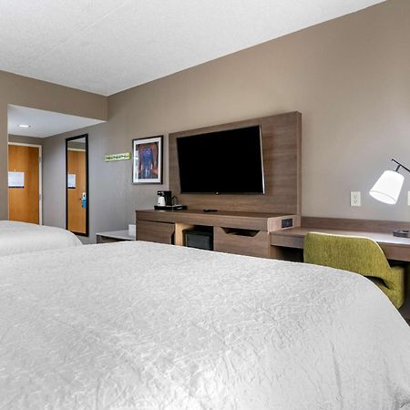 Hampton Inn & Suites Louisville East Exteriér fotografie