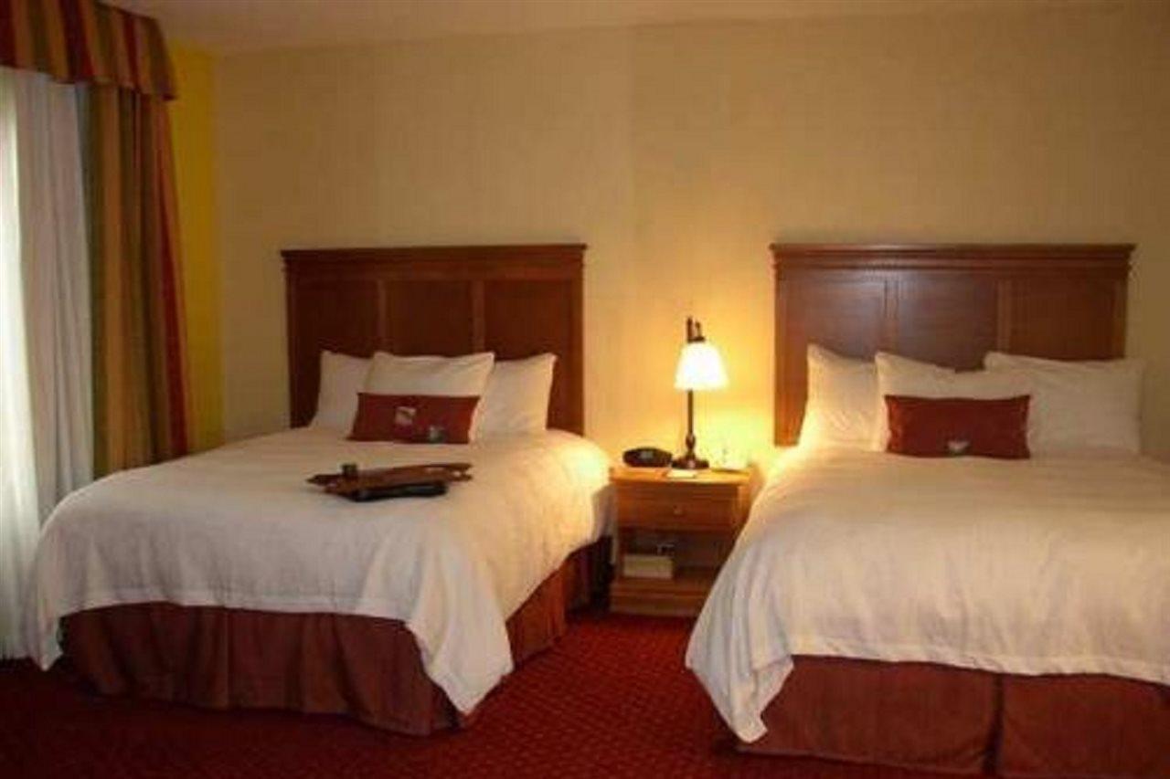 Hampton Inn & Suites Louisville East Exteriér fotografie