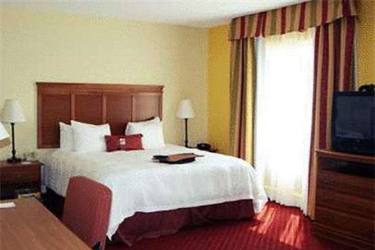 Hampton Inn & Suites Louisville East Exteriér fotografie