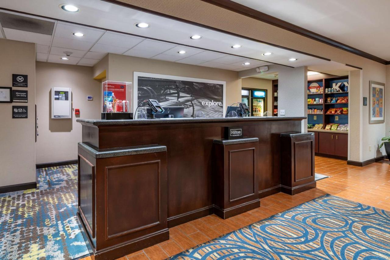 Hampton Inn & Suites Louisville East Exteriér fotografie