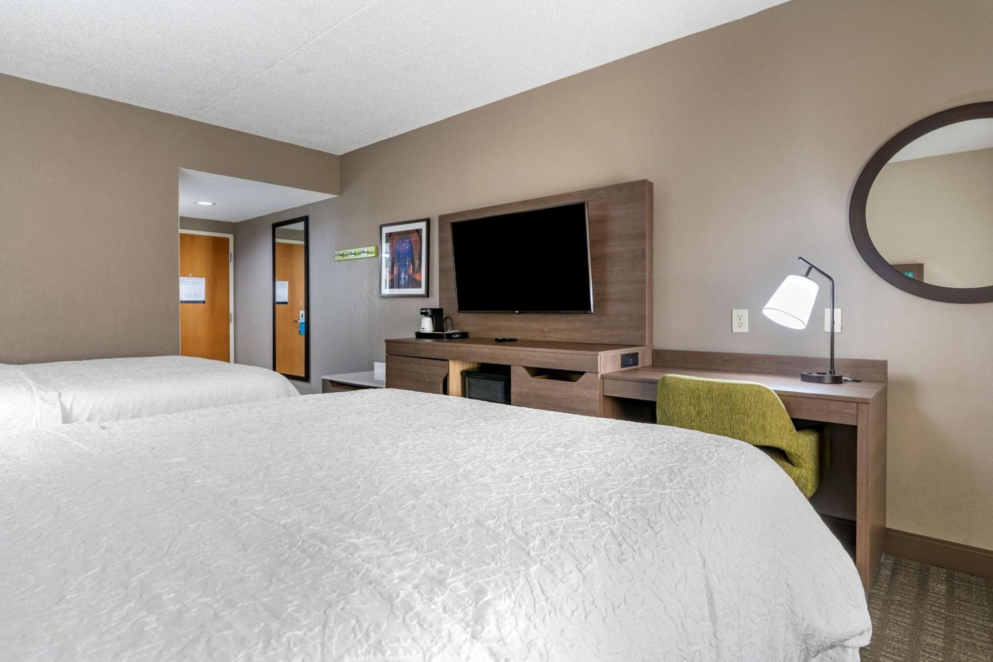 Hampton Inn & Suites Louisville East Exteriér fotografie