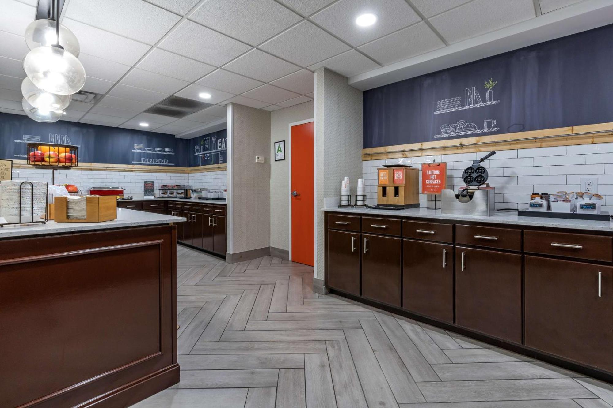 Hampton Inn & Suites Louisville East Exteriér fotografie
